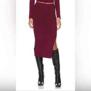 Revolve - Bobi Shirred Split Midi Skirt in Pinot
